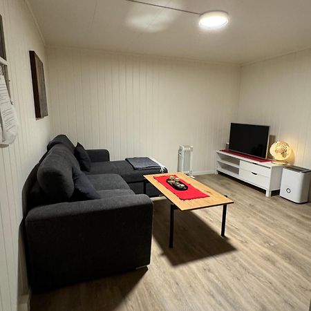 Liten Eldre Og Koselig Studiohybel Svolvær Exterior foto
