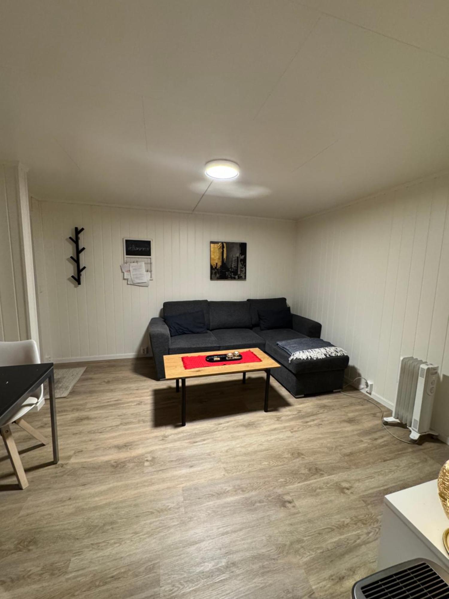 Liten Eldre Og Koselig Studiohybel Svolvær Exterior foto